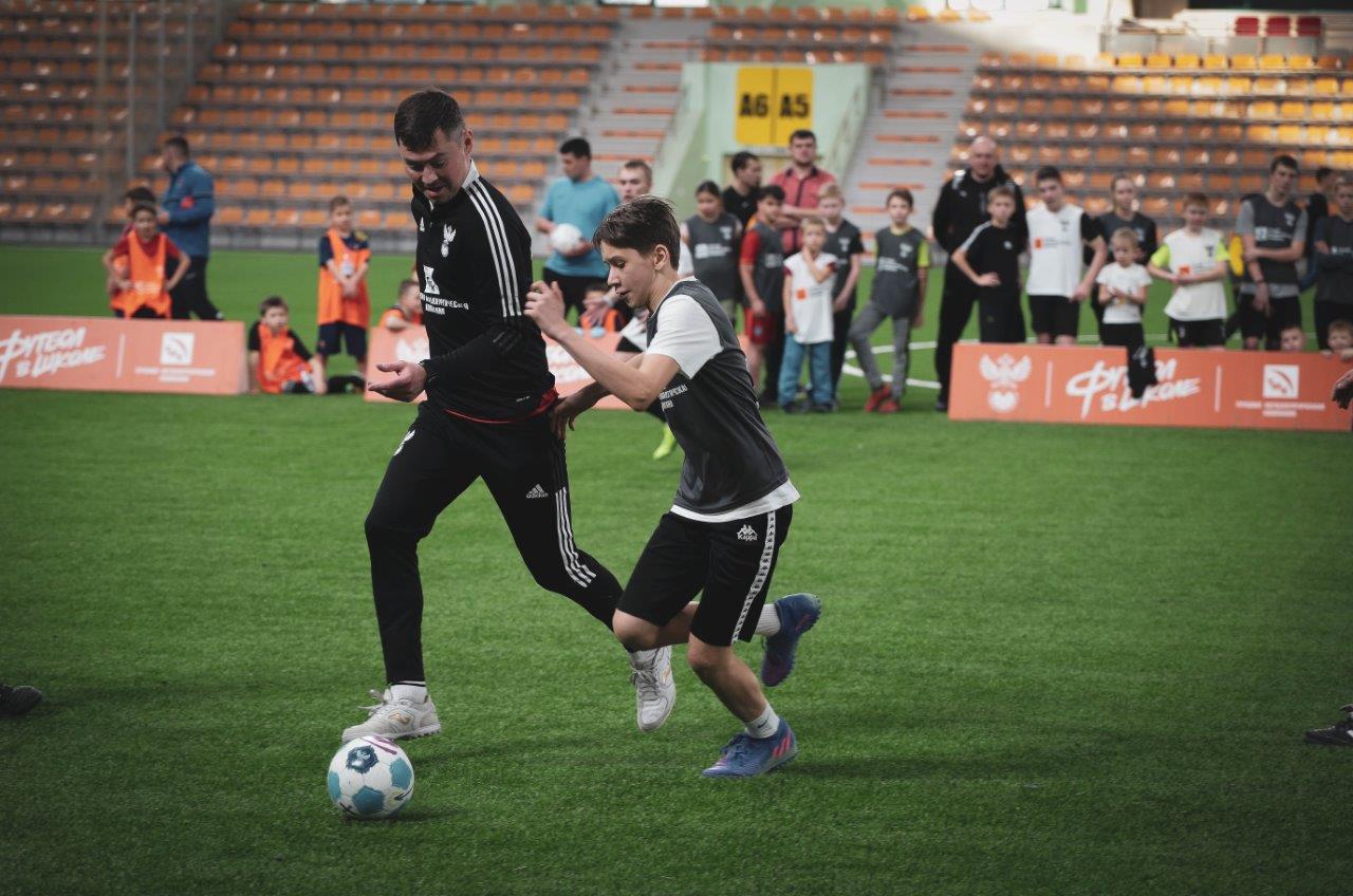ТМК и РФС провели футбольный фестиваль для школьников Екатеринбурга